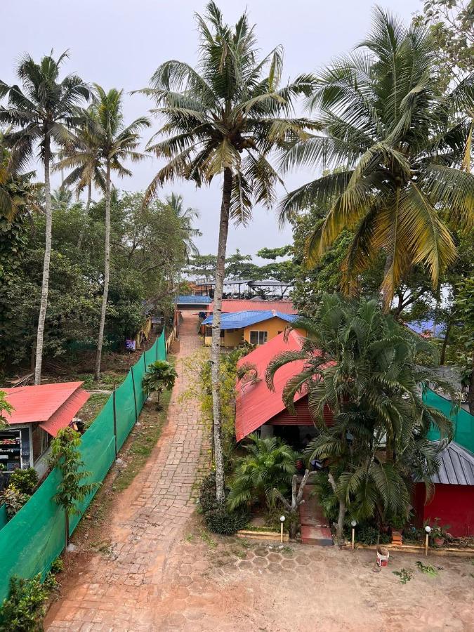 Mohans Ayurvedic Beach Resort Варкала Экстерьер фото